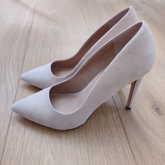 4" nude pointed-toe heels - Picture 4 of 7